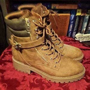 GBG Los Angeles Salma womens combat Boots 9.5